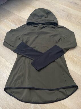 Lululemon Women's Long Sleeve Athletic Hoodie
